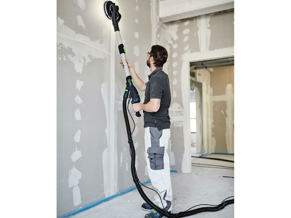 Шлайфане шкурене на стени и тавани с жираф. Festool.