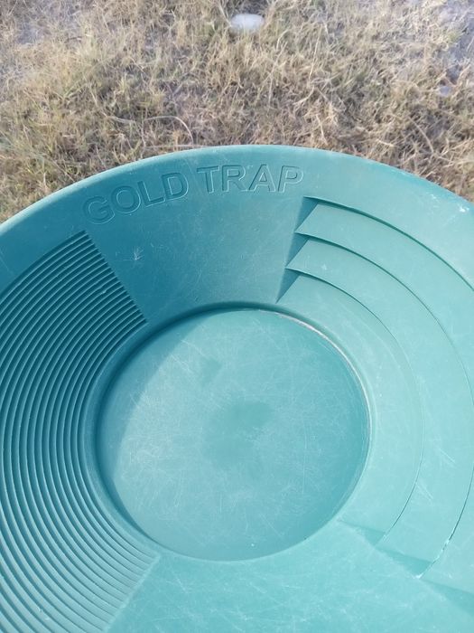 Лотка для золотодобычи