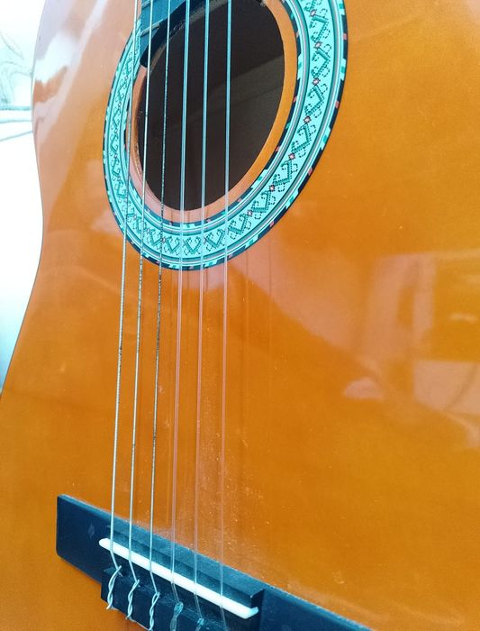 Vând chitară clasică Valencia