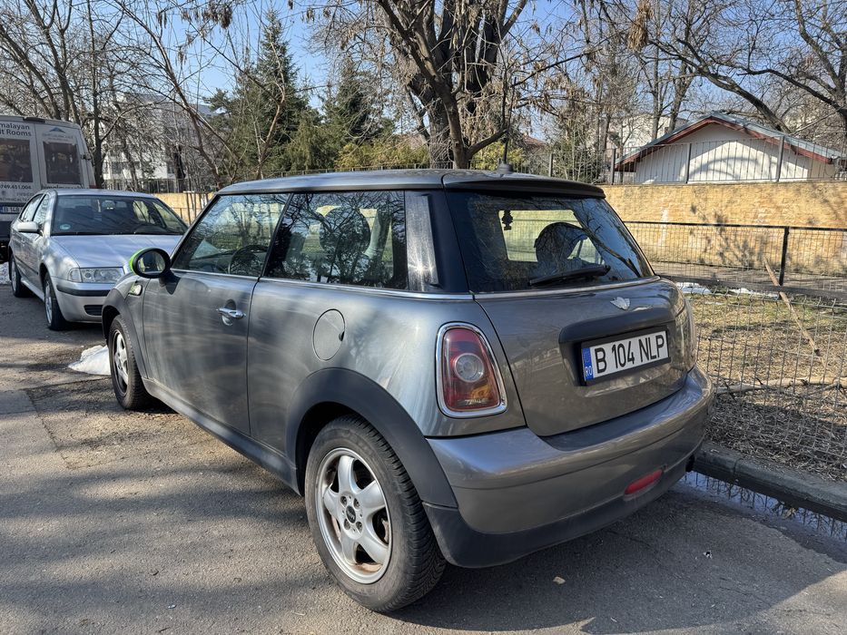 Mini Cooper 2010 benzina 1.4 230.000 km probleme la motor