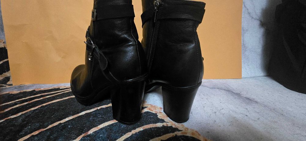 ДАМСКИ БОТУШИ - като нови!