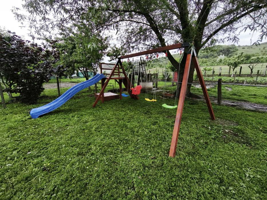 Leagan din lemn  pentru  exterior