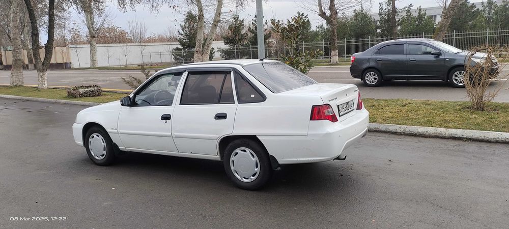 Nexia2  2015 yilgi benzin srochno sotiladi