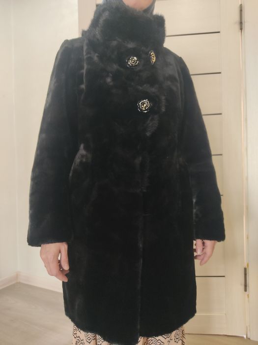 Продам шубку размер 42