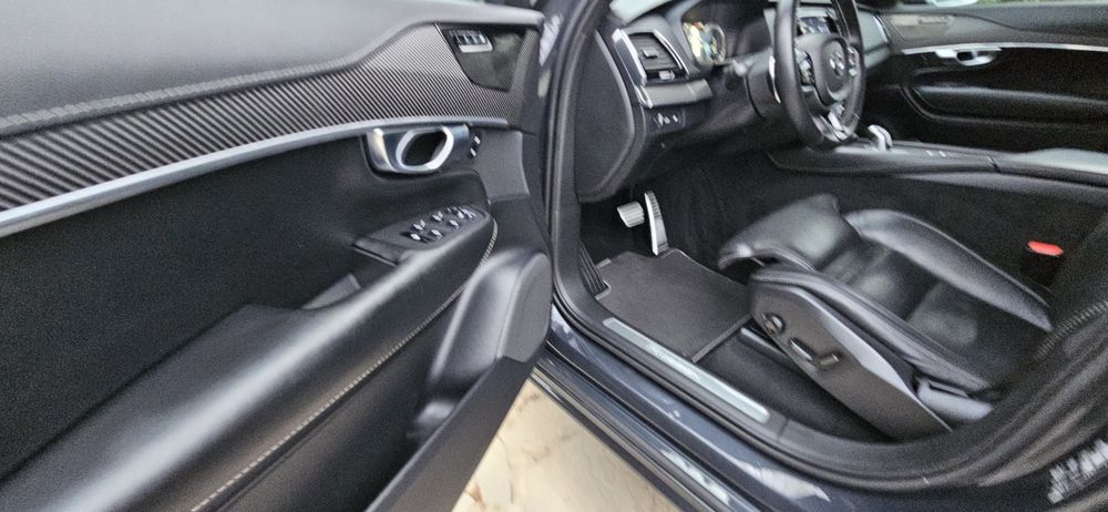 Volvo XC 90 R Design T8 4 AWD Twin Engine Geartronic Plug In Hyibrid