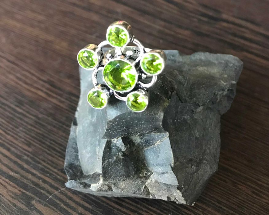 Inel Argint 925 cu Pietre Semipretioase Peridot Antichizat