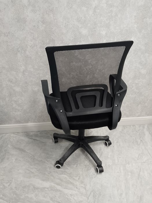 Офисное  кресло.