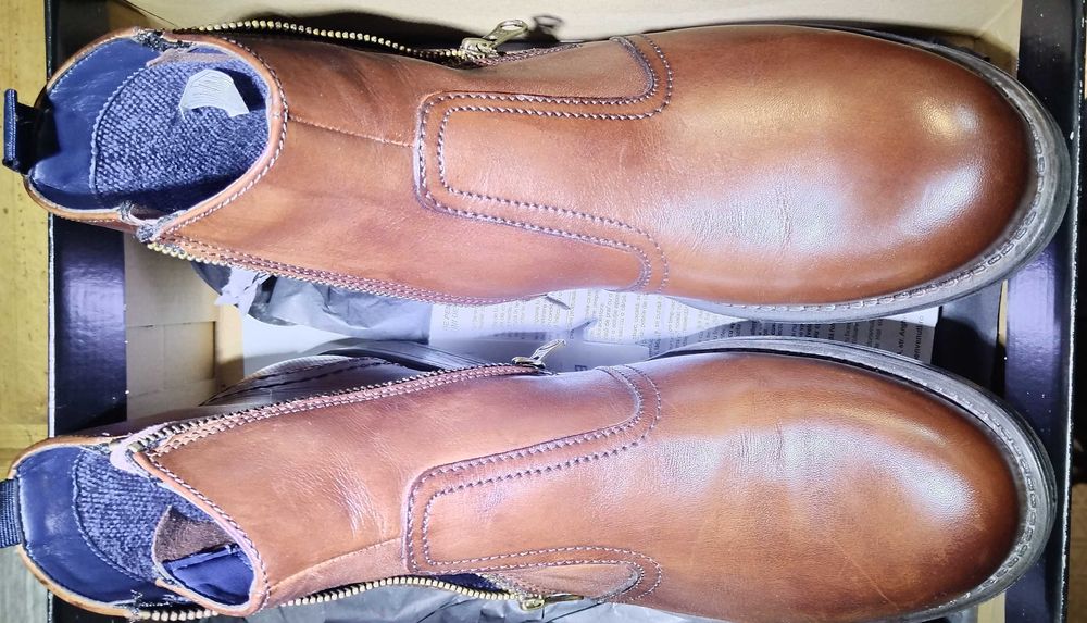 Ghete din piele Thezeus