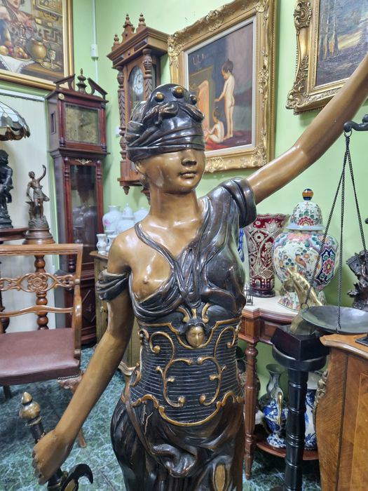 Страхотна огромна бронзова фигура статуетка