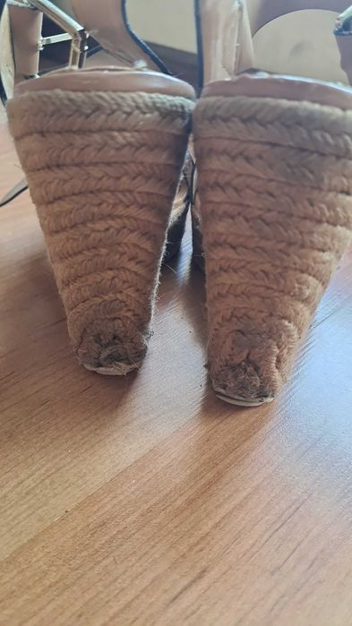 Сандали Stradivarius