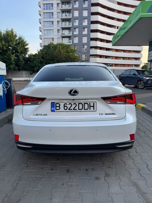 LEXUS IS 2018 — imagine 4