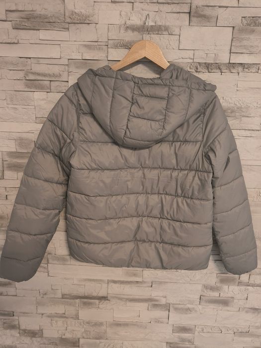 Geacă nouă cu eticheta damă