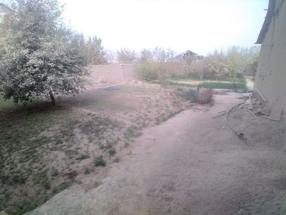 Gubdin mahalada yer sotiladi 6 sutik dakumentlari joyida