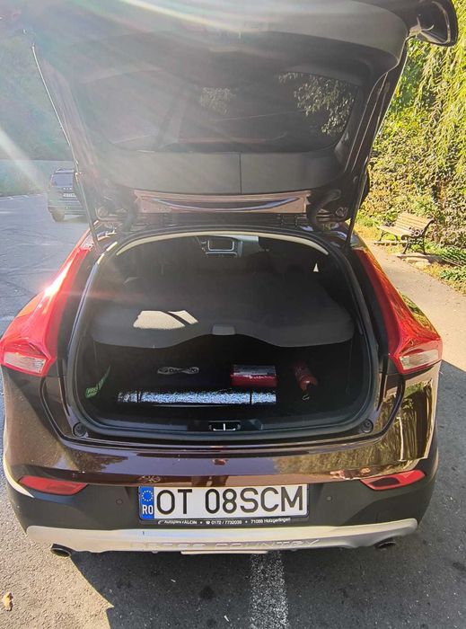 Volvo v40 cross country
