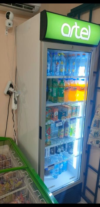 Витринный холодильник