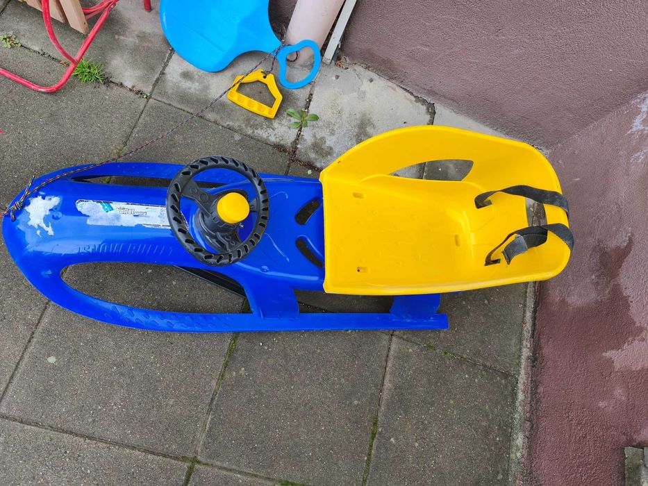 Детска управляема с кормило шейна