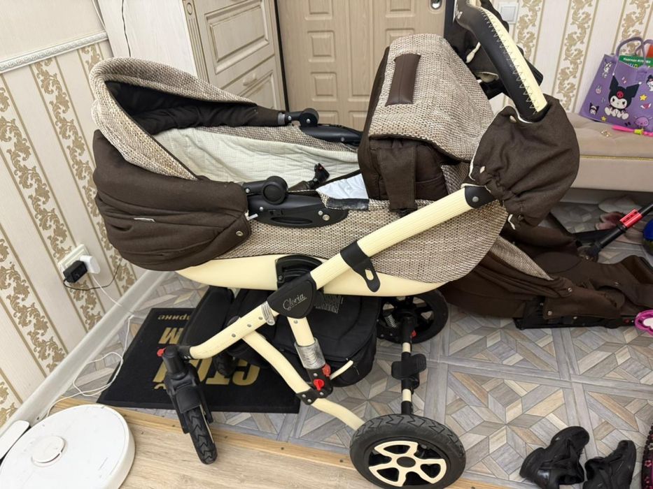 Продам Детскую коляску б/у фирмы Adamex 3/1