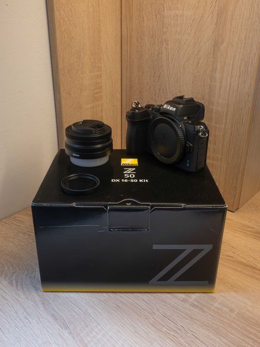 Nikon Z50 с китов обектив DX 16-50 3.5-6.3F и две батерии