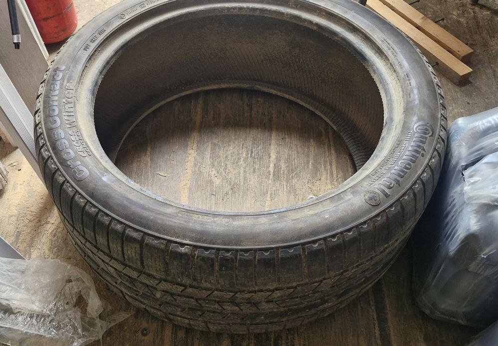 Шины Continental 275/40. R-20.  4шт