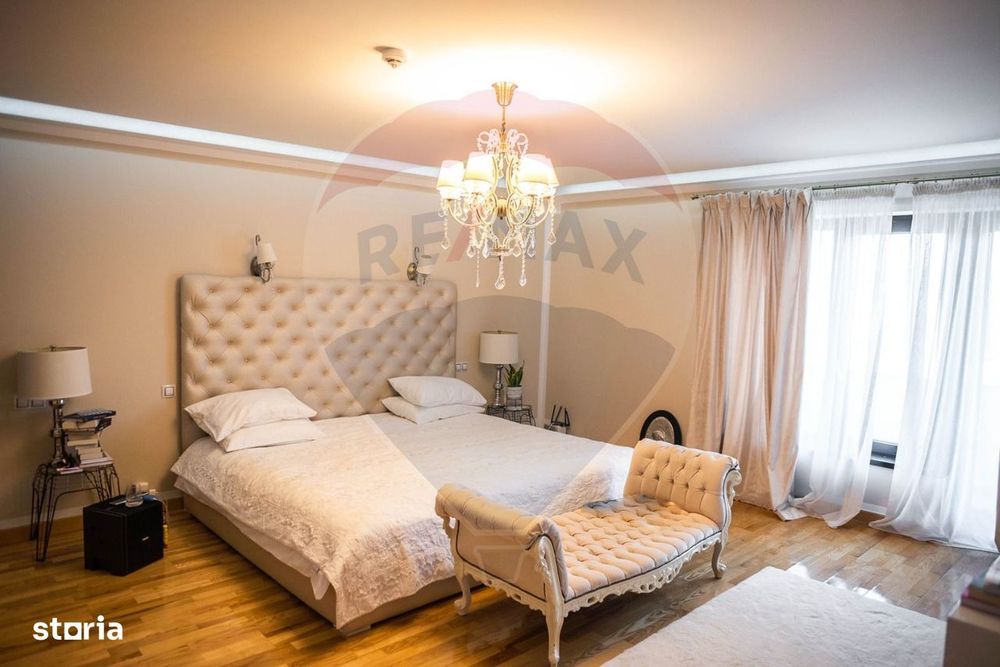 Casă / Vilă de lux cu 6 camere de vânzare în Șcheia, Suceava