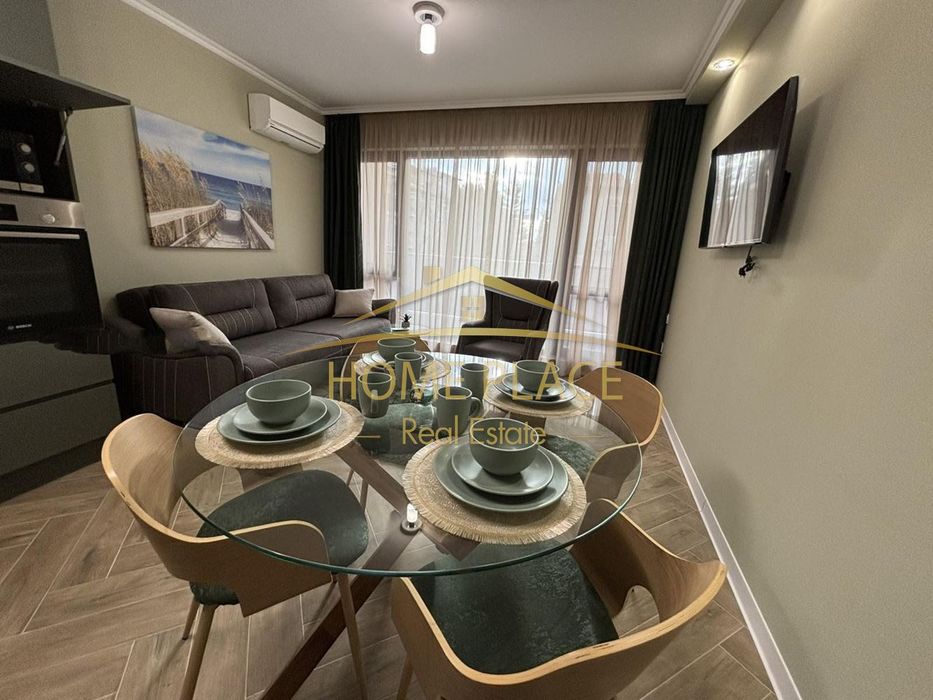 Дава се под наем Тристаен апартамент в Варна, Център - 95 кв.м за 1224 € - Снимка #1