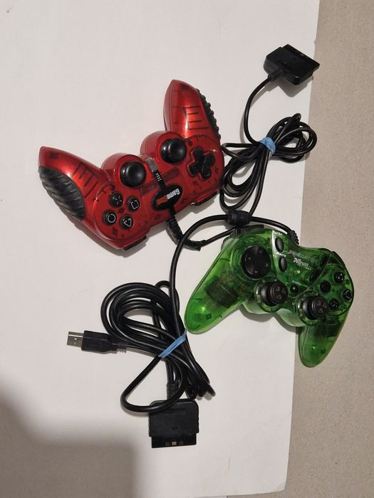 Controler  / joystick  / maneta pentru jocuri