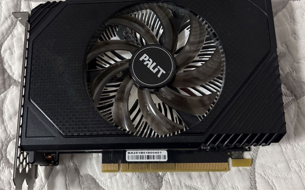 Продам новую видеокарту Palit RTX 3050 6Gb