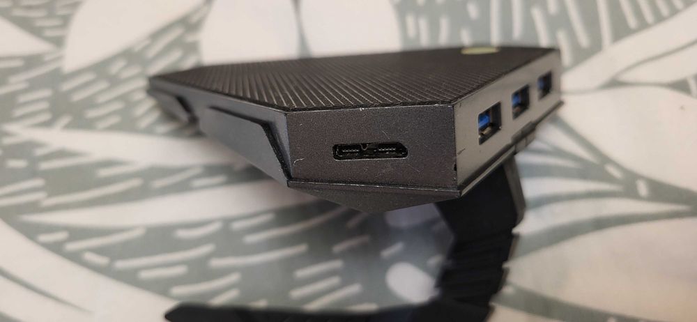 Mouse Bungee KLIM, 3X Hub USB 2.0, iluminare de fundal, suport cablu fuctional