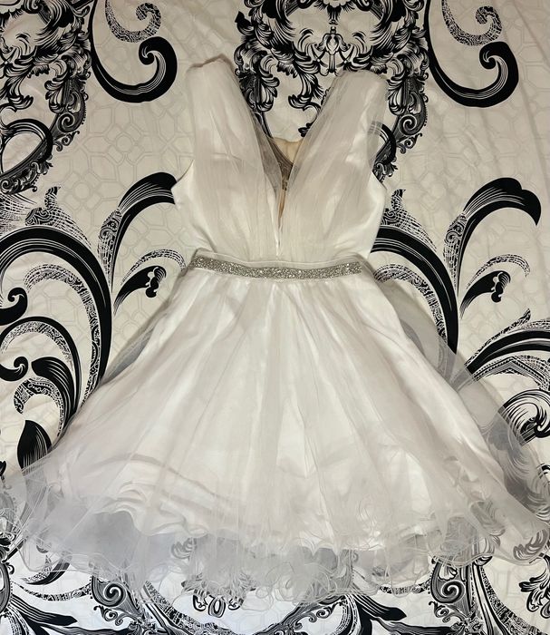 Официални рокли нови и употребявани