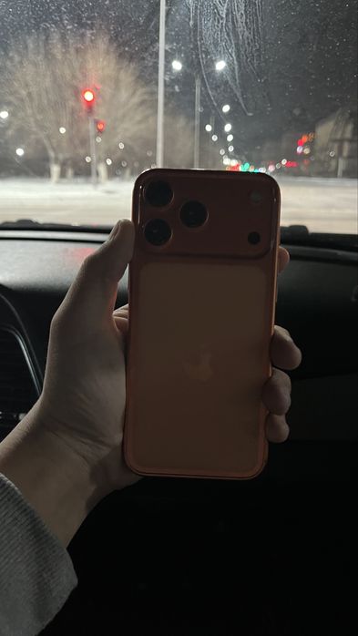 Аифон 13 сини свет