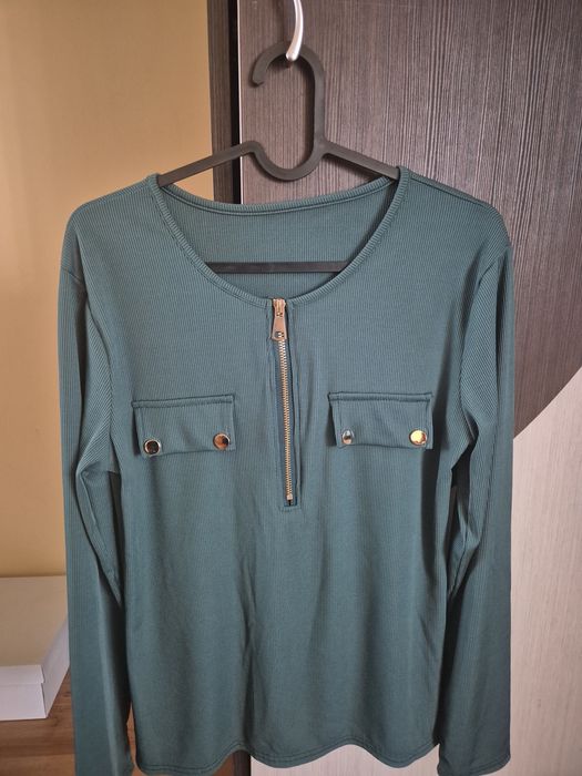 Продавам блузки Л размер