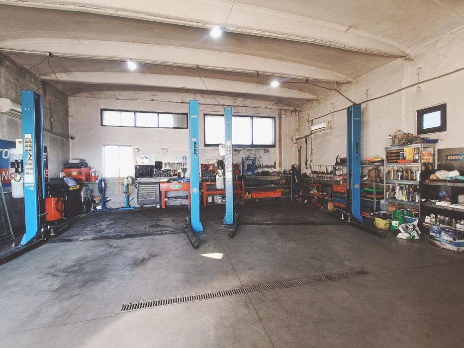 De vânzare service auto autorizat