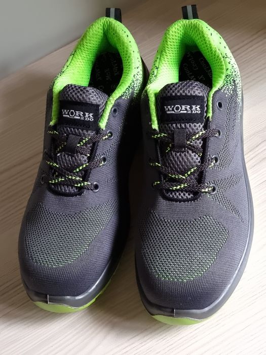 Work2Do спортни предпазни обувки 44 номер