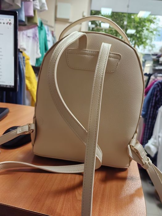 Дамска раница - нова