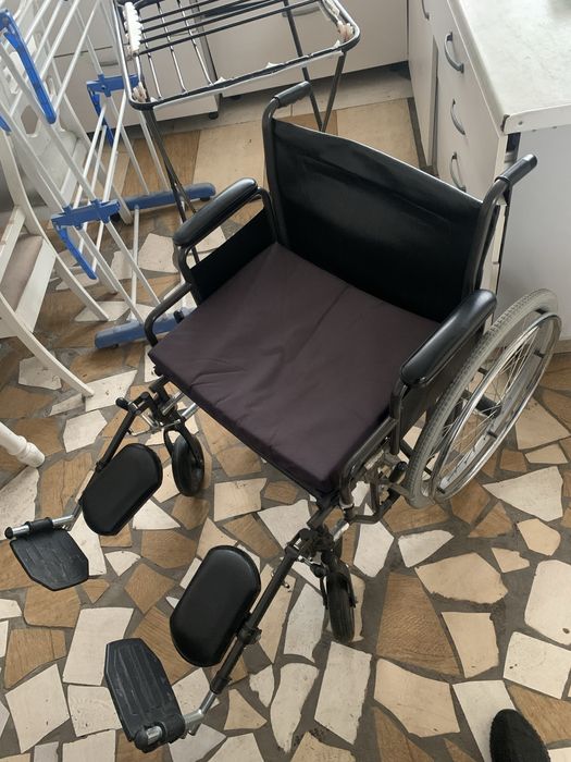 Инвалидная коляска