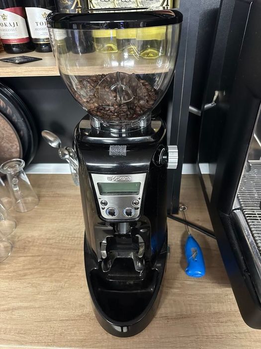 Espressor de cafea profesional Casadio si rasnita cafea profesionala