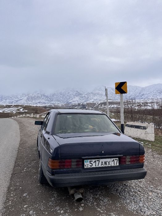 Мерседес 190 е200