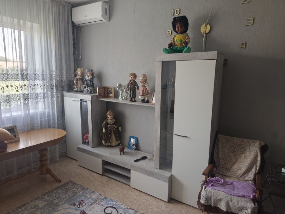 Продам стенку состояние очень хорошее .