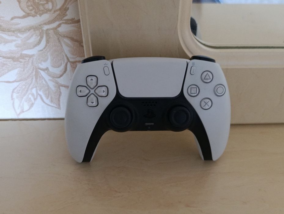 PS5 Джойстик продам!