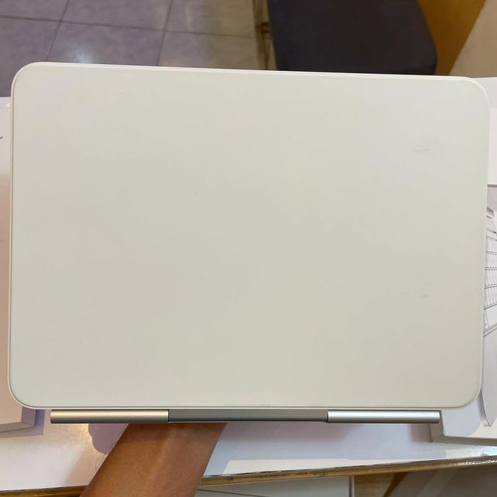 iPad 11 Magic Keyboard For M4,M5