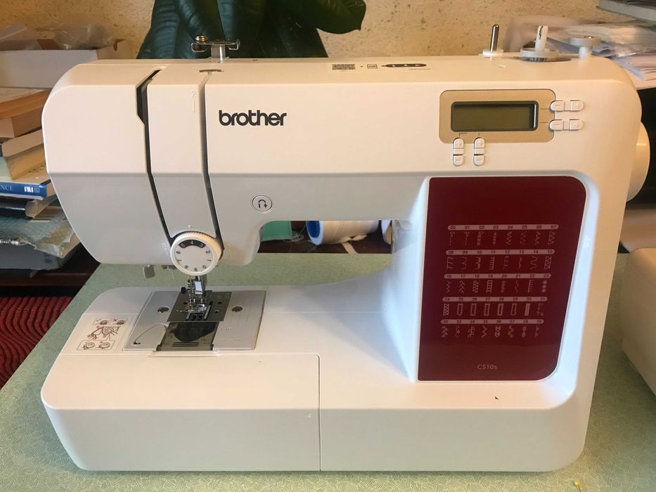 Masina de cusut Brother CS10s noua, in garantie inca 35 de luni