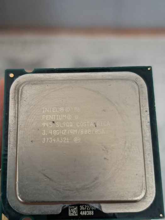 Продам процессор Intel Pentium D 945 (SL9QQ)