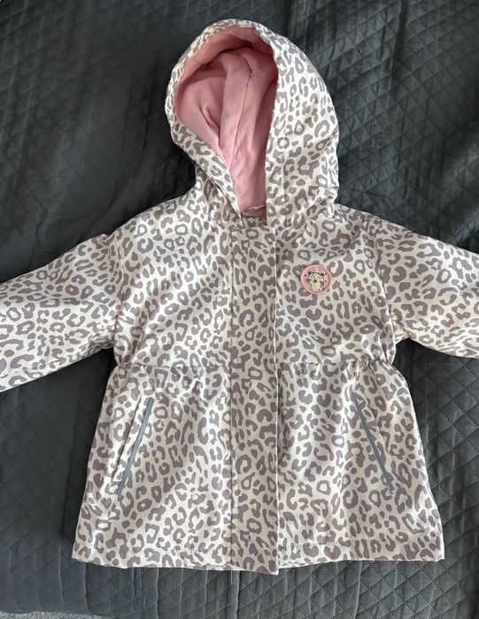 Продаю плащ для девочки