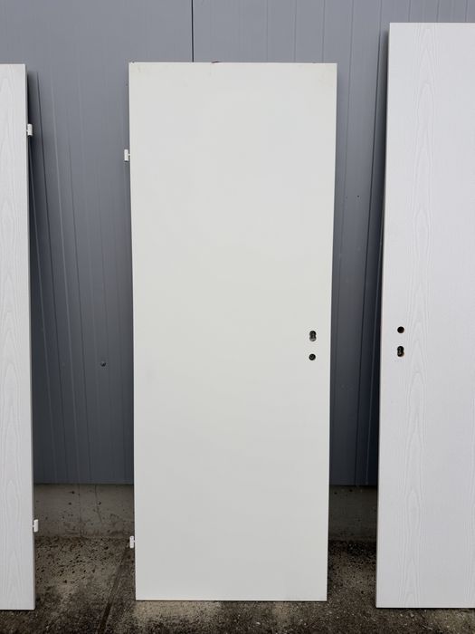 Usi interior de vanzare