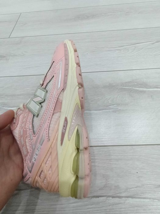 Продам кроссовки  New balance