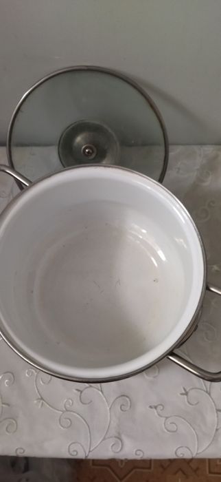 продам кастрюли эмалированные