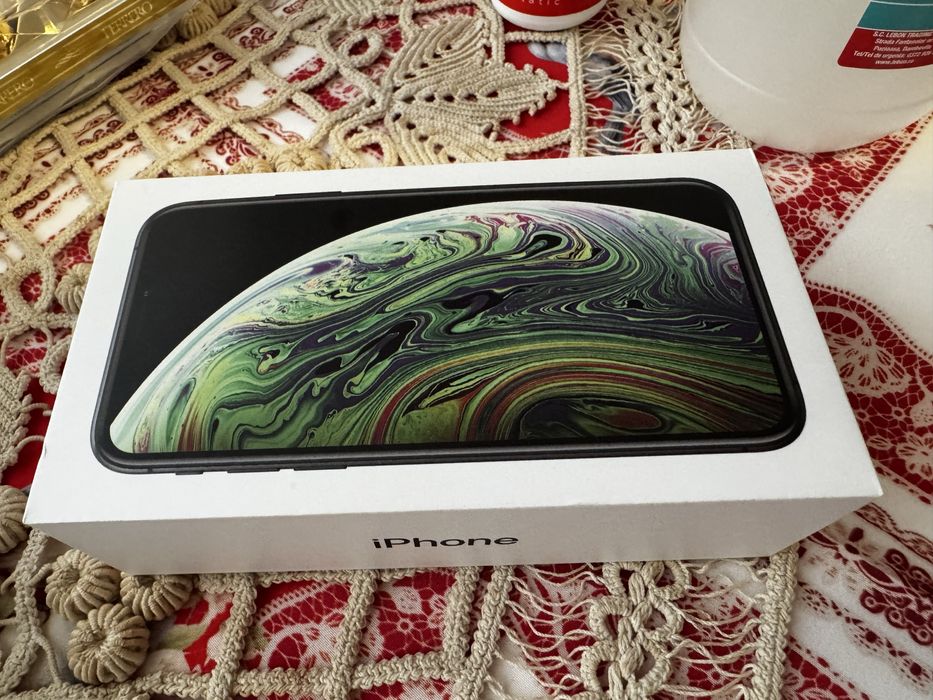 Iphone XS 64 GB space gray factory unlocked