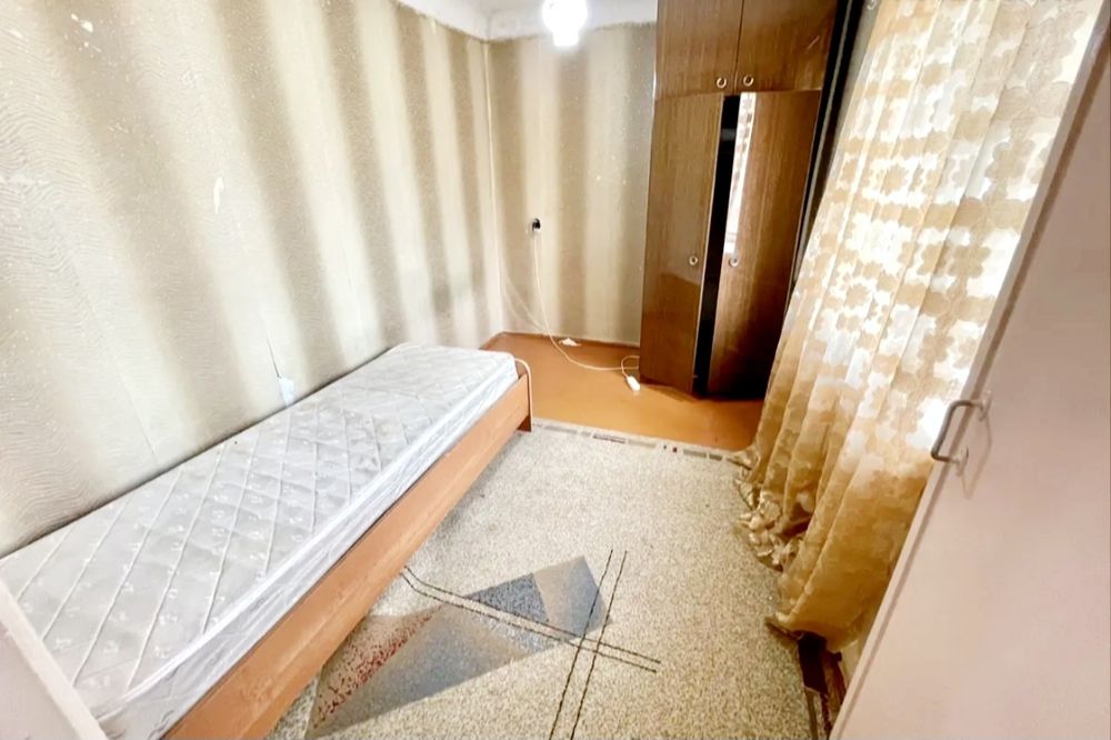 продам 3-х ком. 56в. центр 2-этаж
