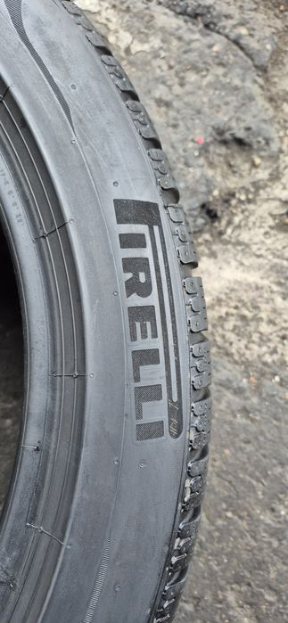 4 anvelope iarna,fata Continental 255/45/20,spate Pirelli 285/40/20.