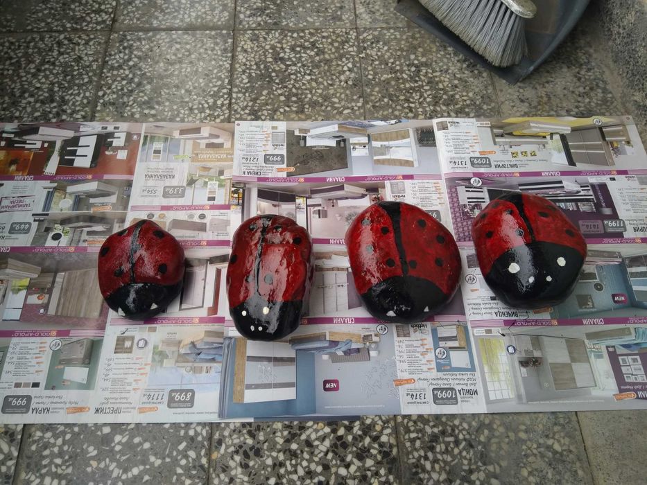 Камък (градински) за декорация. Калинки, пчели и ягоди